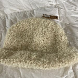 Peruvian Boucle Hat NWT!